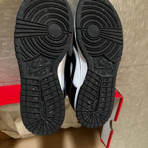 Nike Dunks - Picture 3 of 4